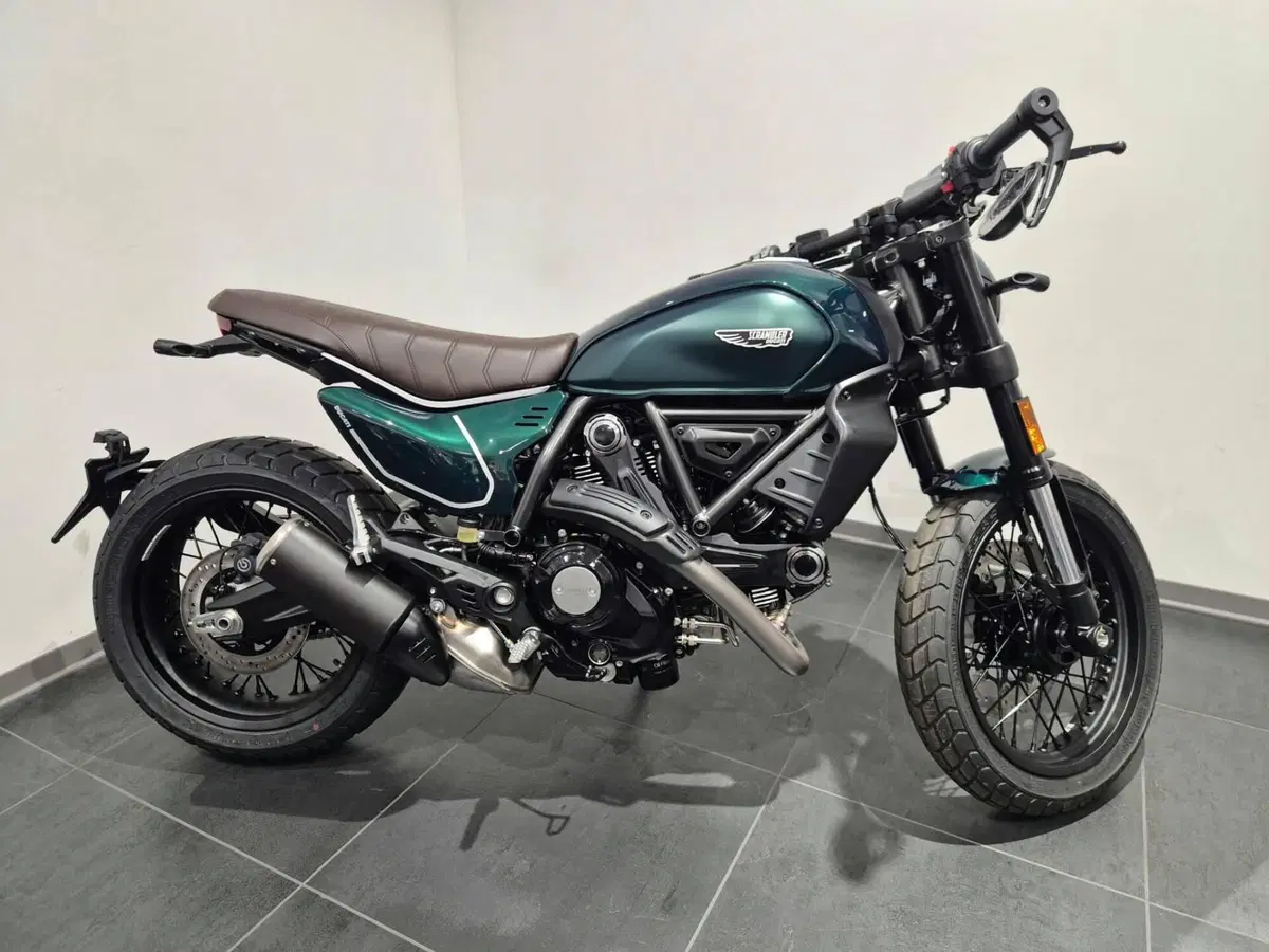 Ducati Scrambler 800 Nightshift (2025 - 26) (2)