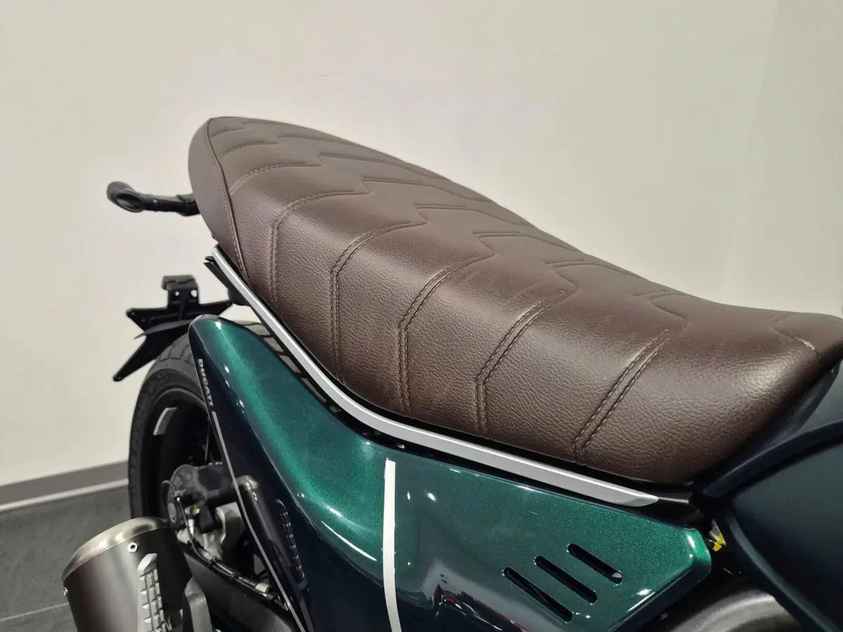 Ducati Scrambler 800 Nightshift (2025 - 26) (9)