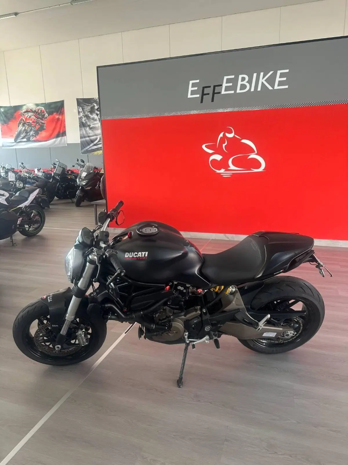 Ducati Monster 821 Dark ABS (2014 - 16) (2)