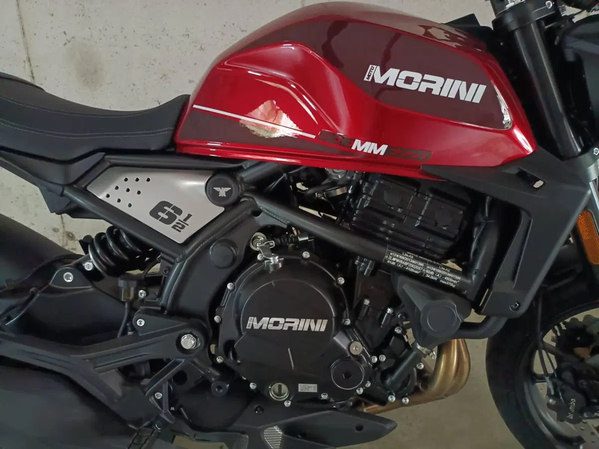 Moto Morini SEIEMMEZZO STR (2022 - 26) (3)