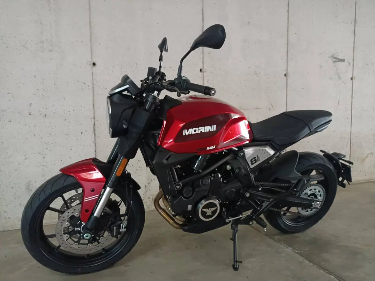 Moto Morini SEIEMMEZZO STR (2022 - 26) (6)