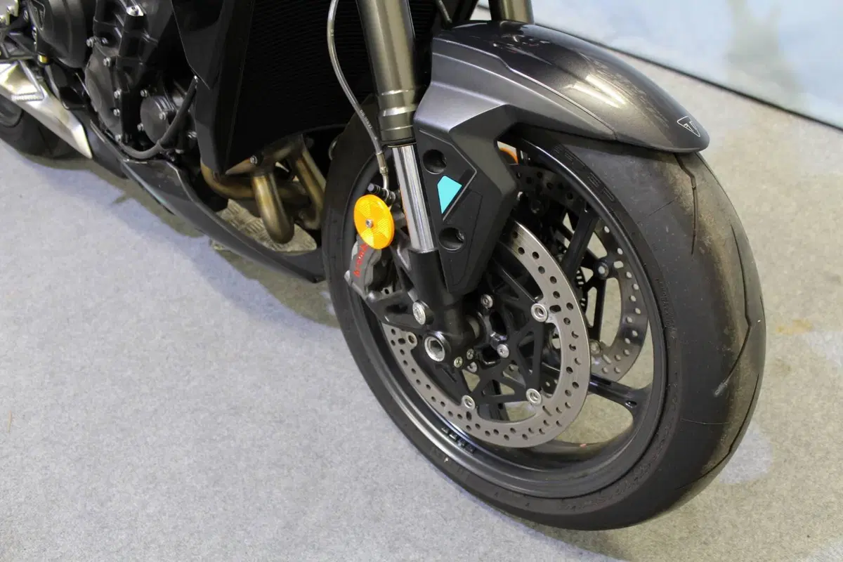 Triumph Street Triple 765 RS (2023 - 26) (7)