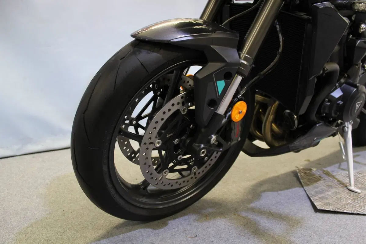 Triumph Street Triple 765 RS (2023 - 26) (14)