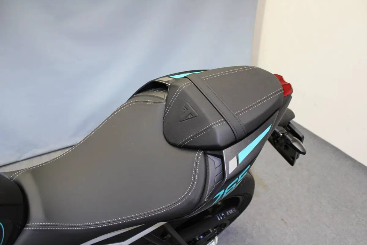 Triumph Street Triple 765 RS (2023 - 26) (18)