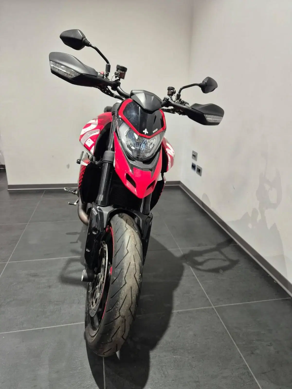 Ducati Hypermotard 950 RVE (2022 - 25) (3)