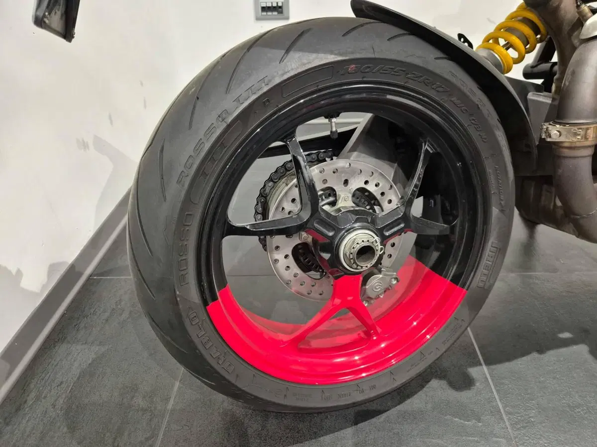 Ducati Hypermotard 950 RVE (2022 - 25) (9)