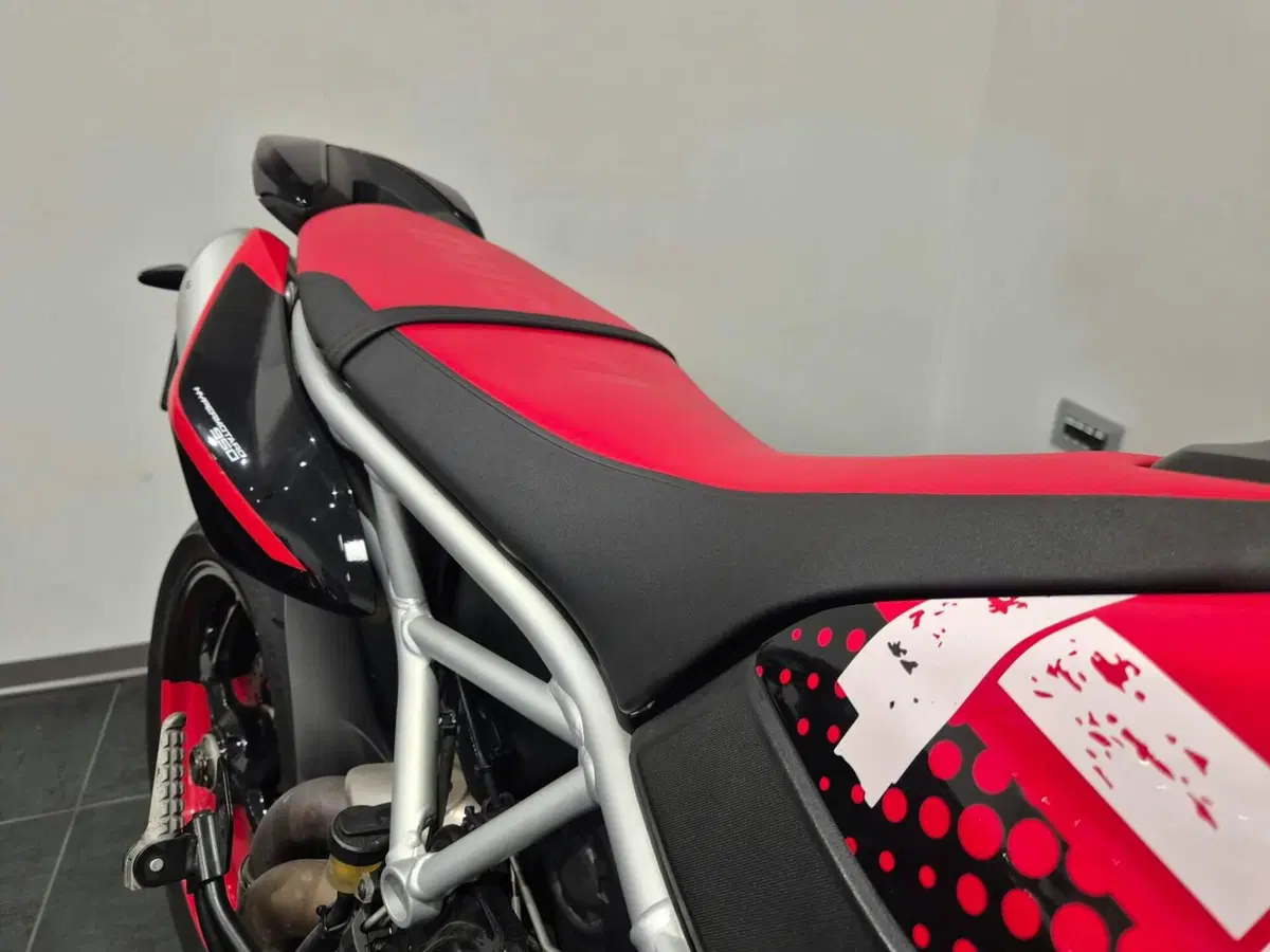 Ducati Hypermotard 950 RVE (2022 - 25) (8)