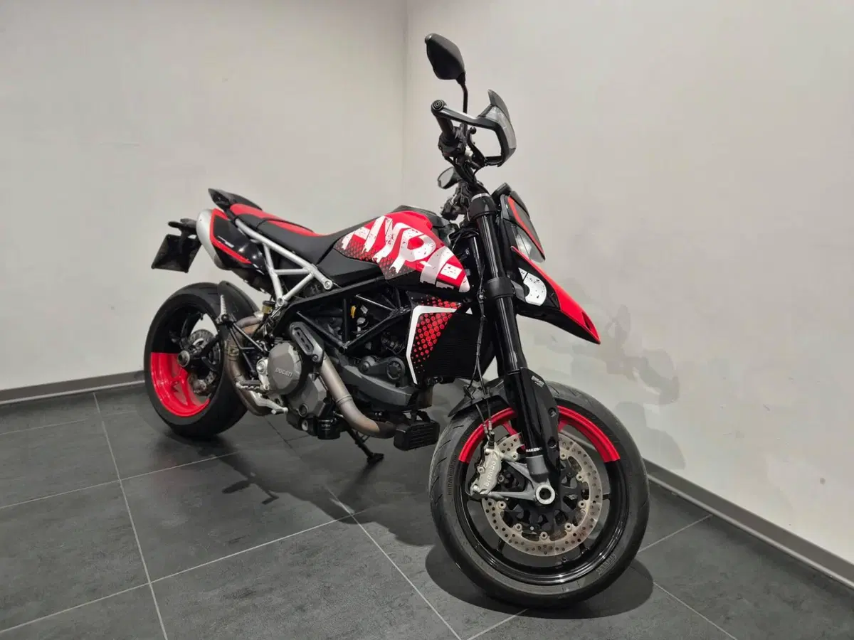 Ducati Hypermotard 950 RVE (2022 - 25)