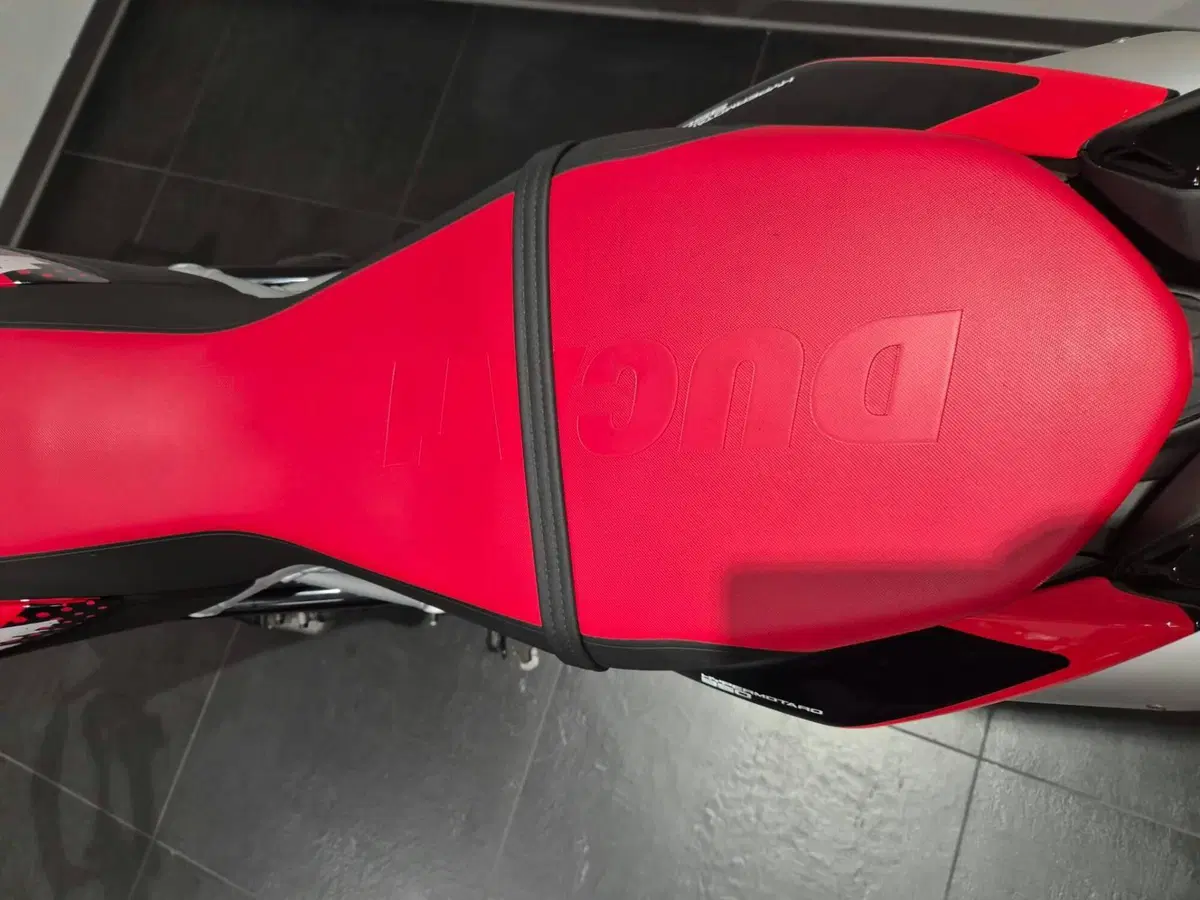 Ducati Hypermotard 950 RVE (2022 - 25) (17)