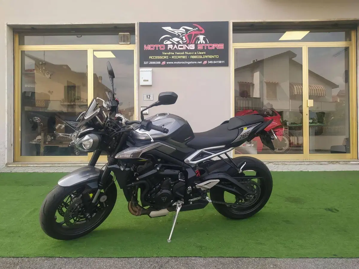 Triumph Street Triple 765 R (2023 - 26) (4)