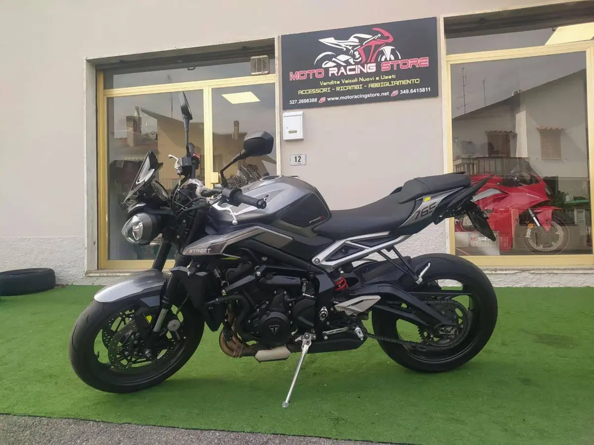 Triumph Street Triple 765 R (2023 - 26) (6)