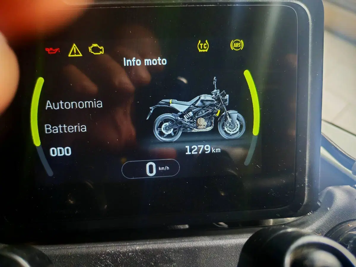 Husqvarna Vitpilen 401 (2024 - 26) (2)