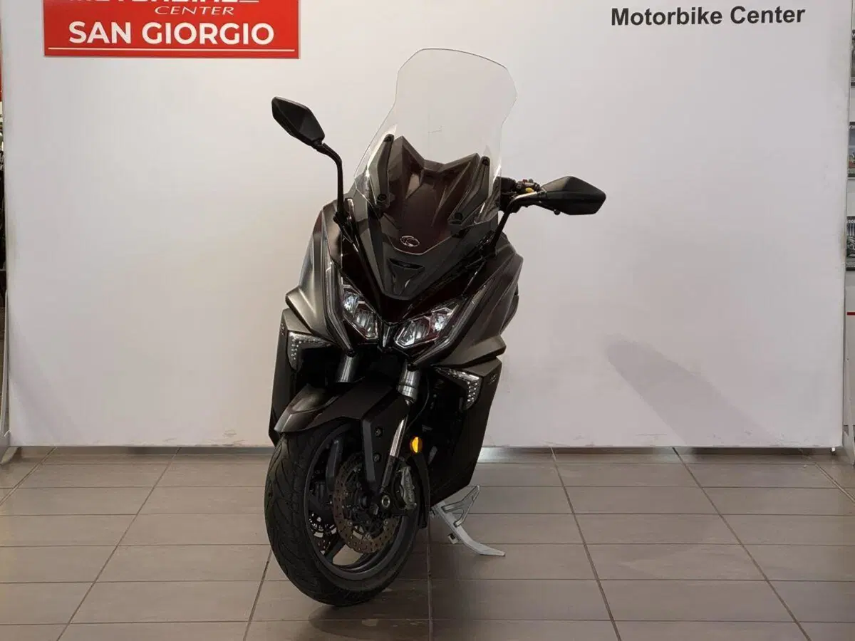 Kymco AK 550 ETS (2021 - 26) (2)