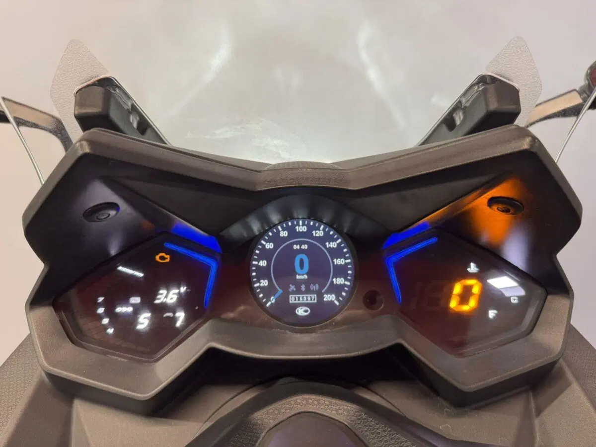 Kymco AK 550 ETS (2021 - 26) (5)