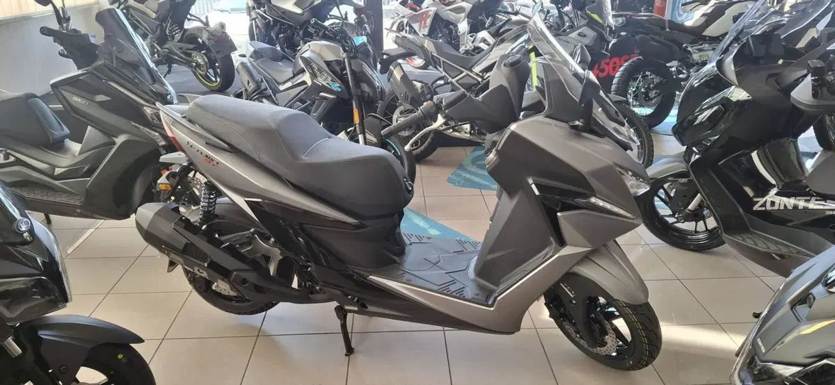 Kymco X-Town 250ST (2026) (2)