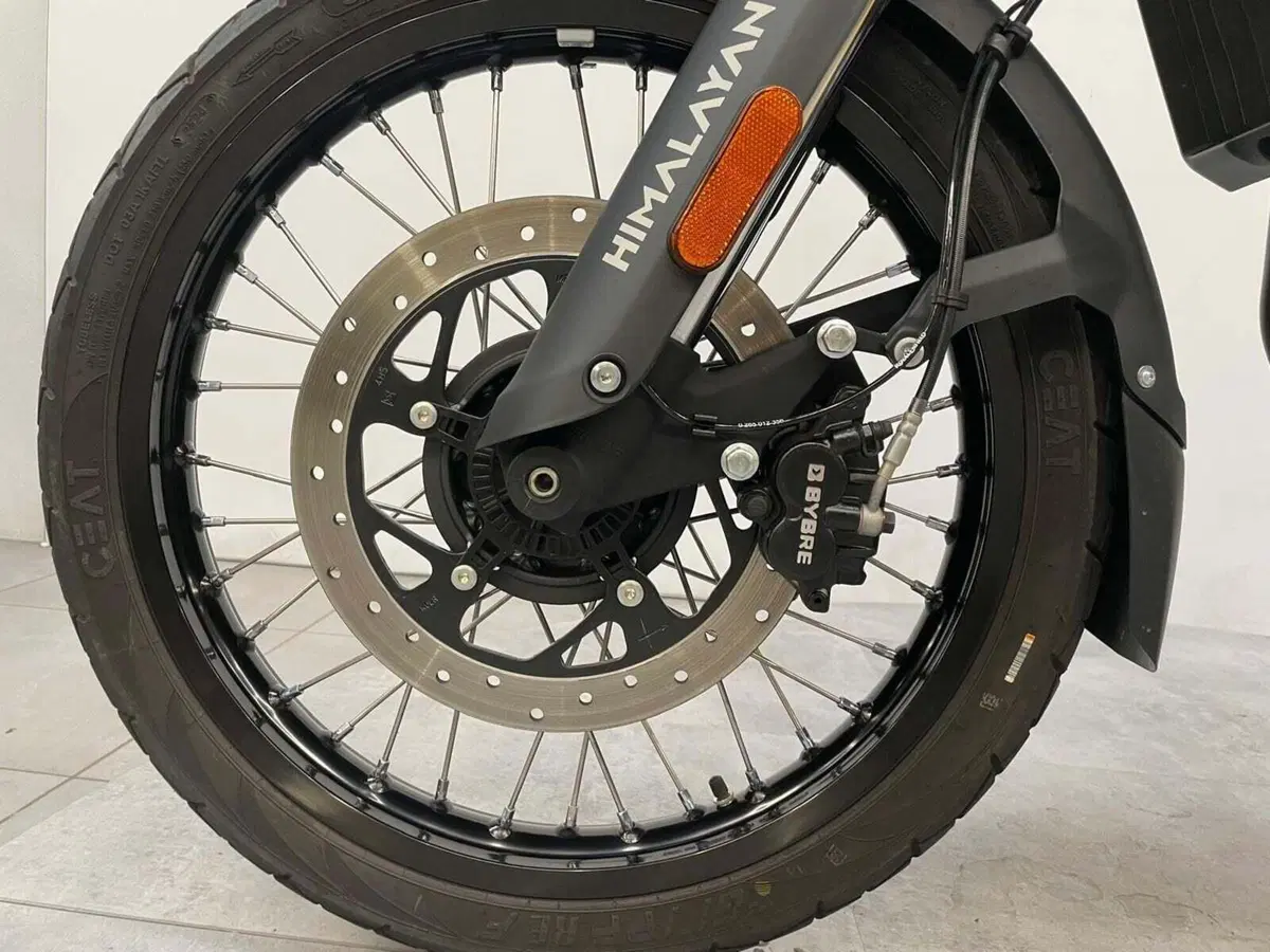 Royal Enfield Himalayan 450 (2024 - 26) (7)