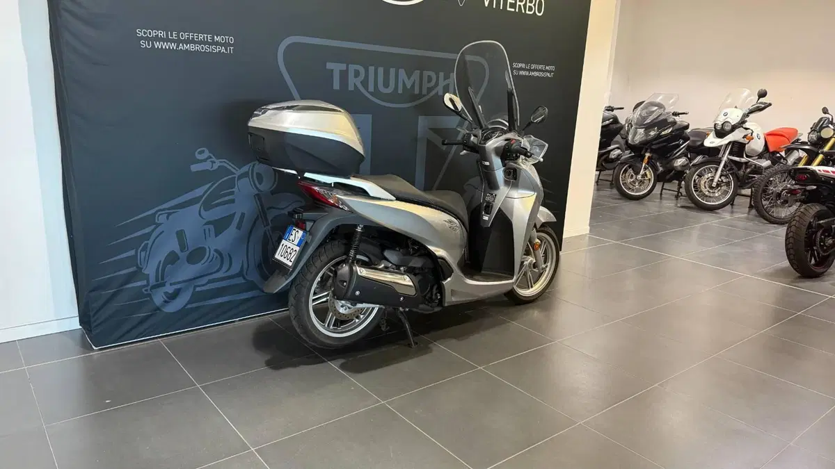 Honda SH 300 i ABS (2016 - 20) (2)