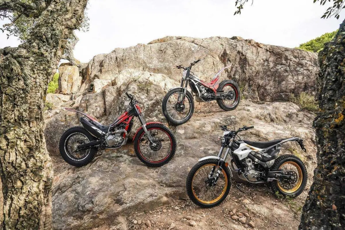 Montesa aggiorna le grafiche di Cota 301RR, Cota 4RT 260R e 4Ride (2)