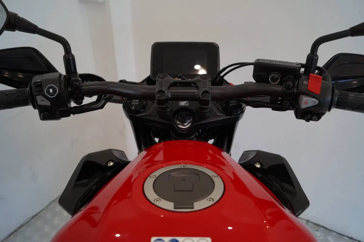 Honda CB 500 Hornet (2026) (9)
