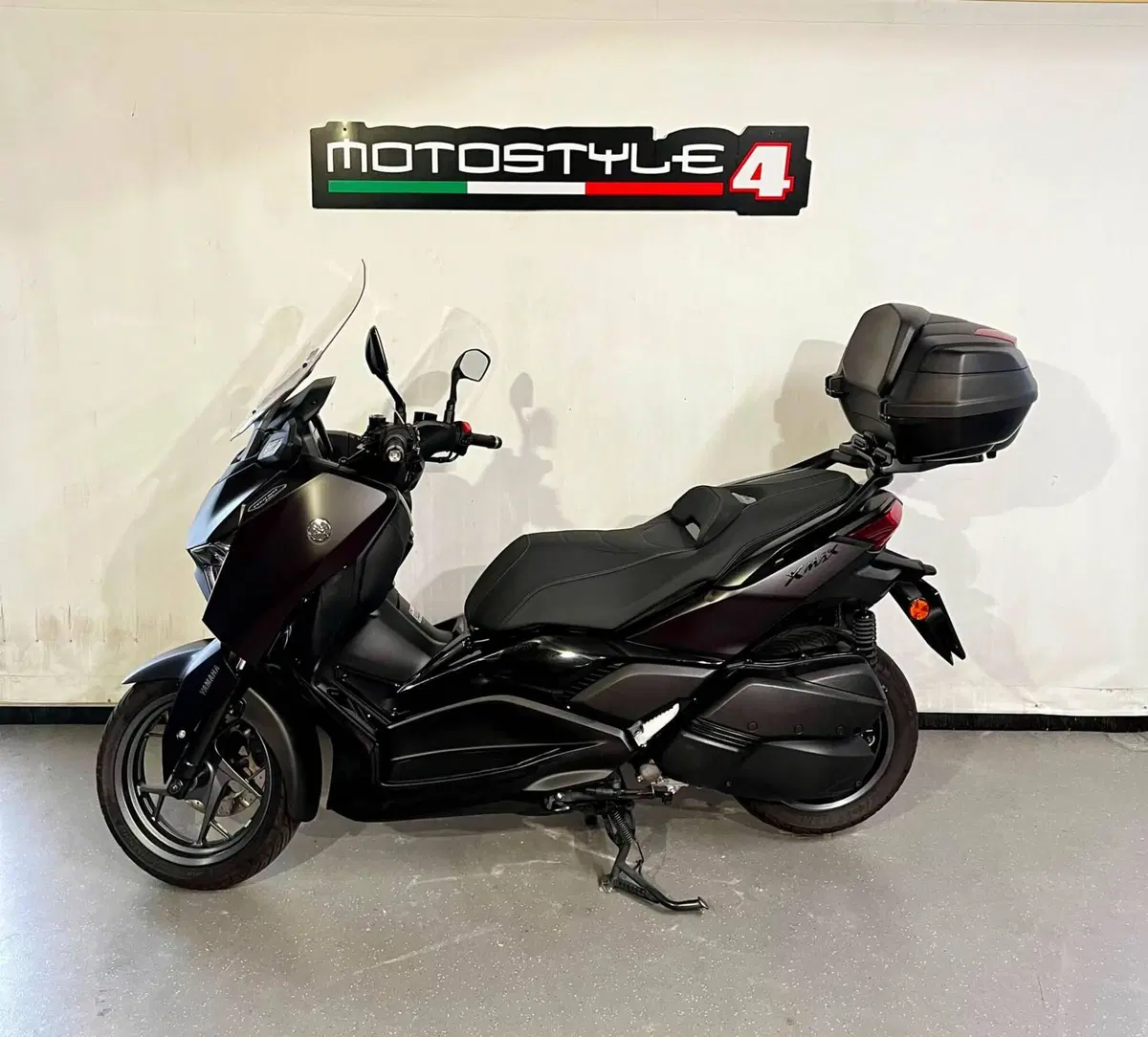 Yamaha X-Max 300 Tech Max (2025 - 26) (2)