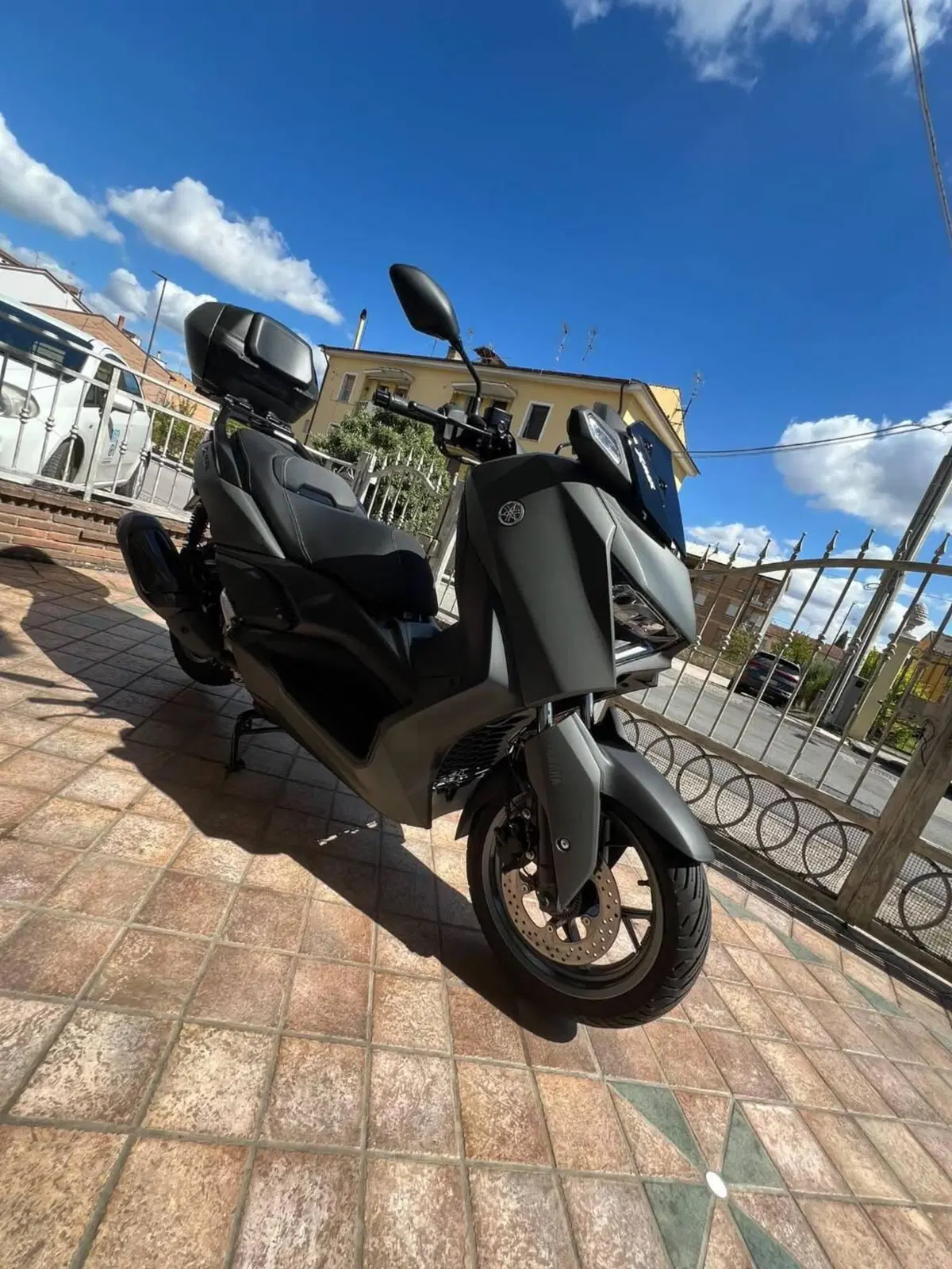 Yamaha X-Max 300 (2025 - 26) (11)