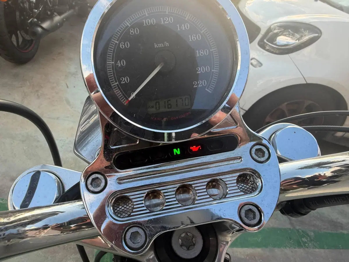 Harley-Davidson 883 SuperLow (2010 - 16) - XL 883L (3)