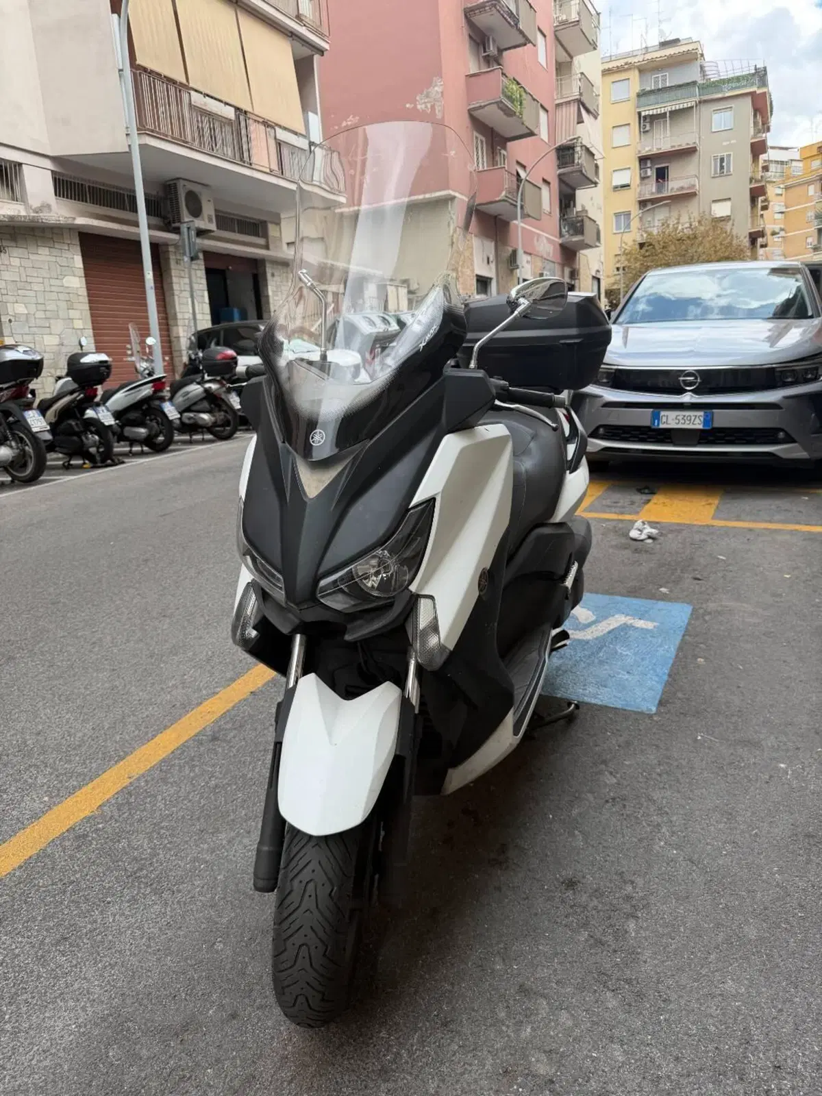 Yamaha X-Max 250 (2014 - 16) (3)