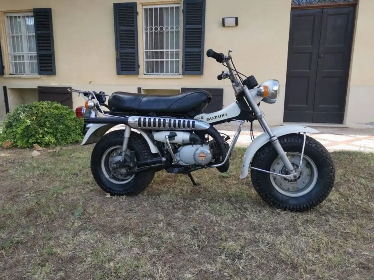 Suzuki RV 90 (4)