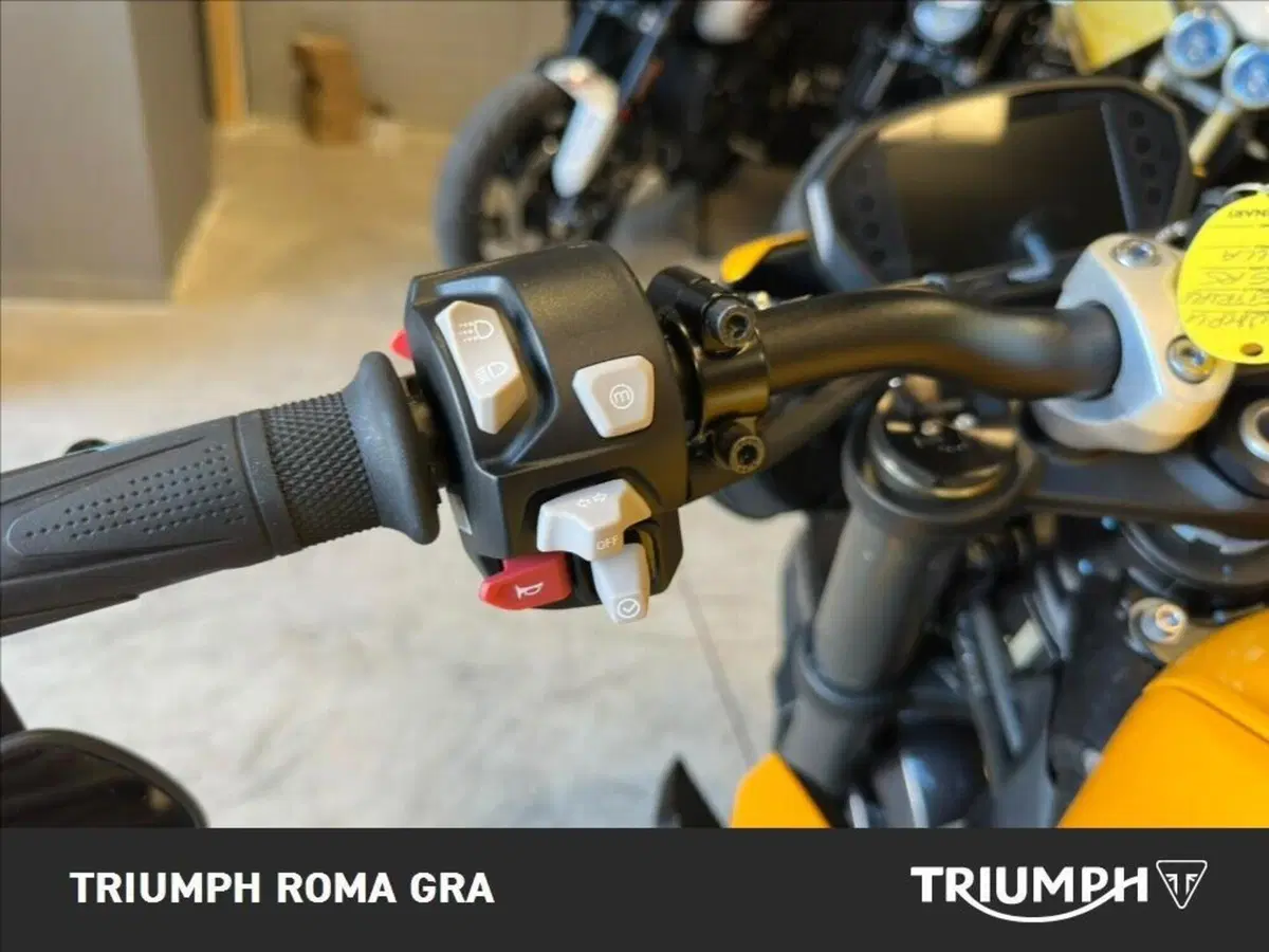 Triumph Street Triple 765 RS (2023 - 26) (18)