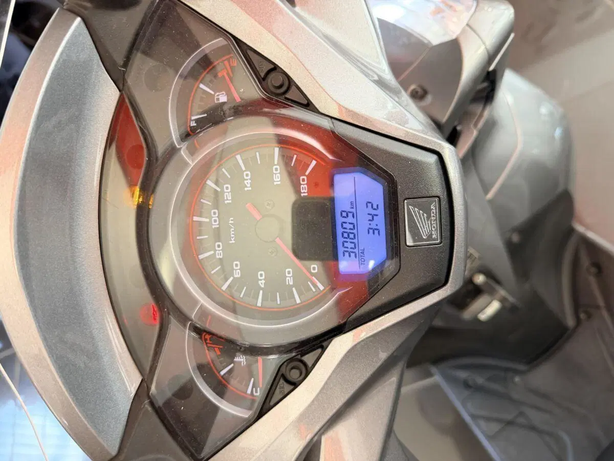 Honda SH 300 i ABS (2016 - 20) (3)
