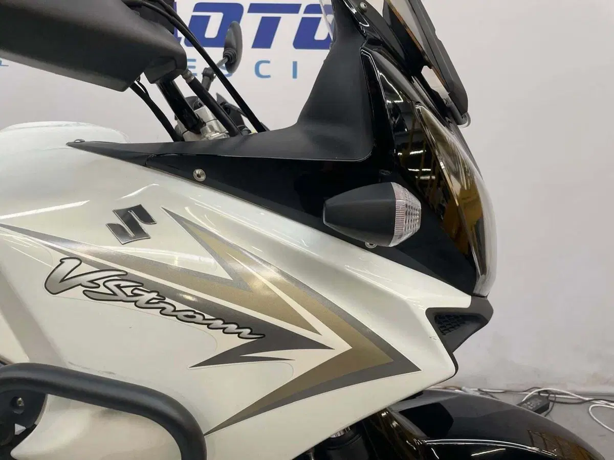 Suzuki V-Strom 650 ABS (2011 - 17) (10)