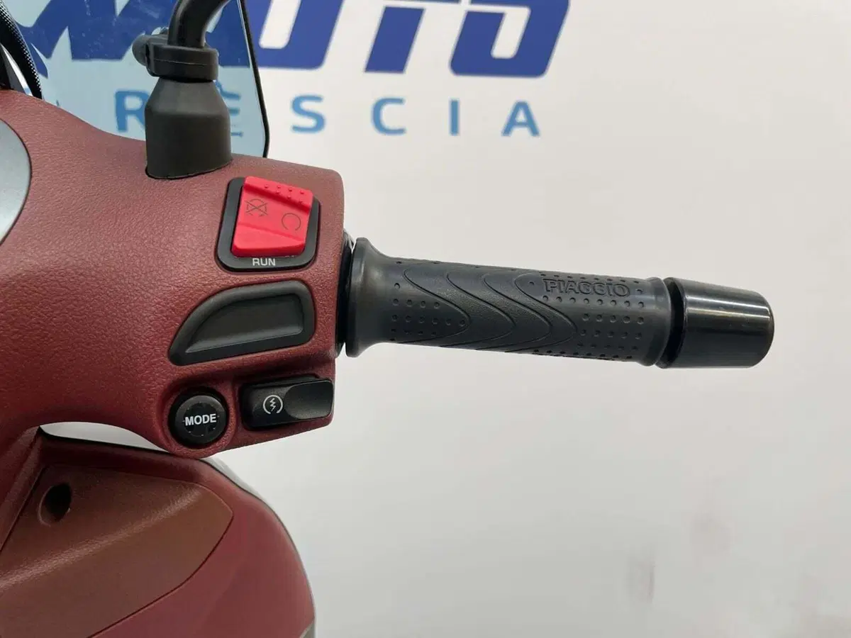 Piaggio Beverly 350 ABS (2016 - 20) (2)