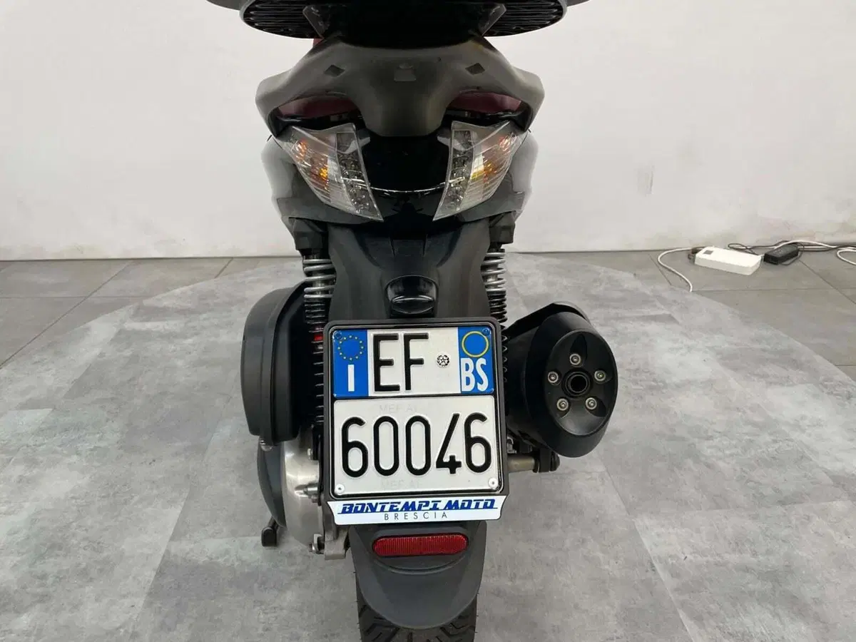 Piaggio Beverly 350 ABS (2016 - 20) (5)