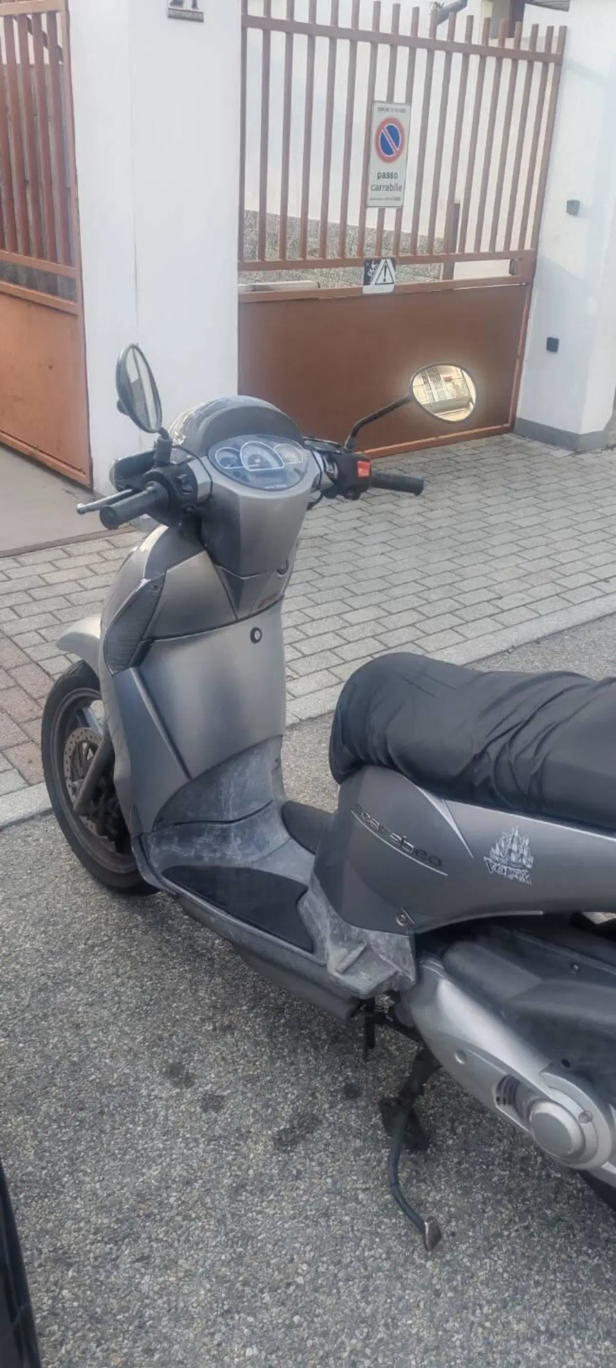 Aprilia Scarabeo 200 i.e. (2009 - 11) (2)