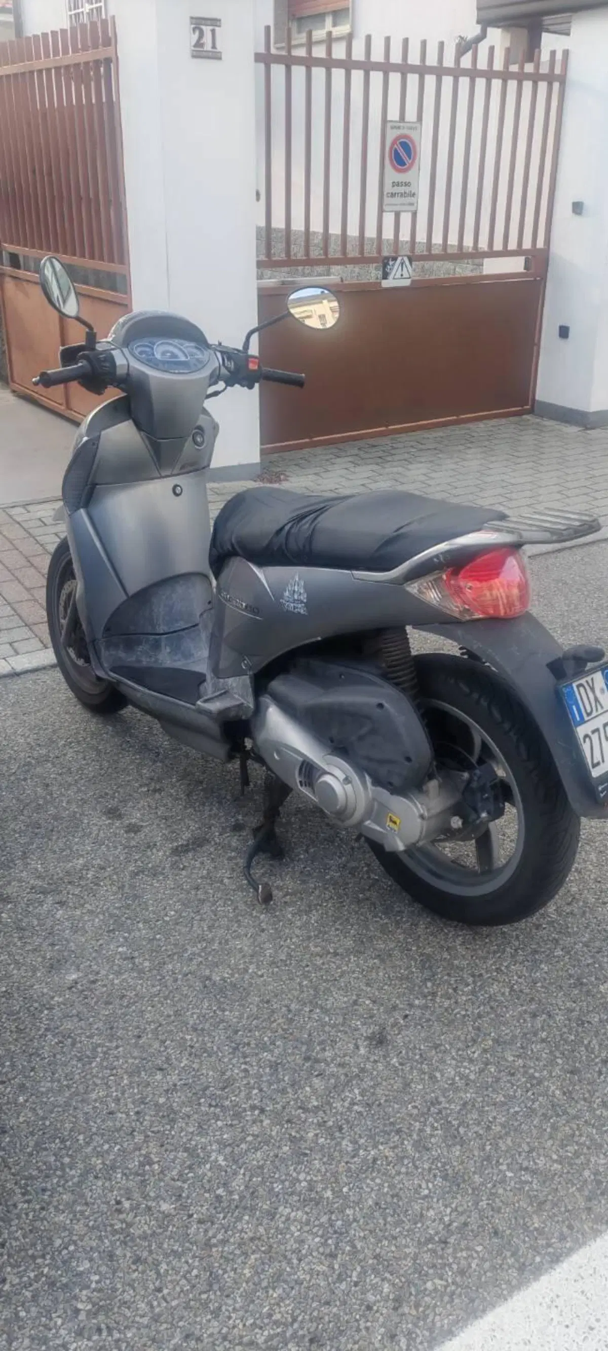 Aprilia Scarabeo 200 i.e. (2009 - 11) (3)