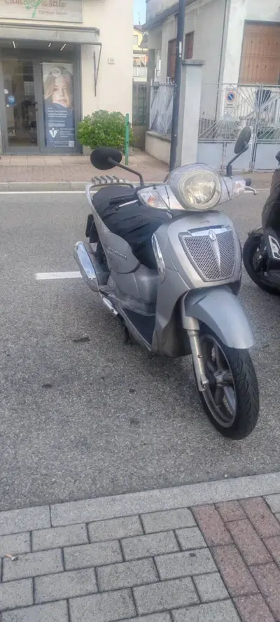 Aprilia Scarabeo 200 i.e. (2009 - 11) usata
