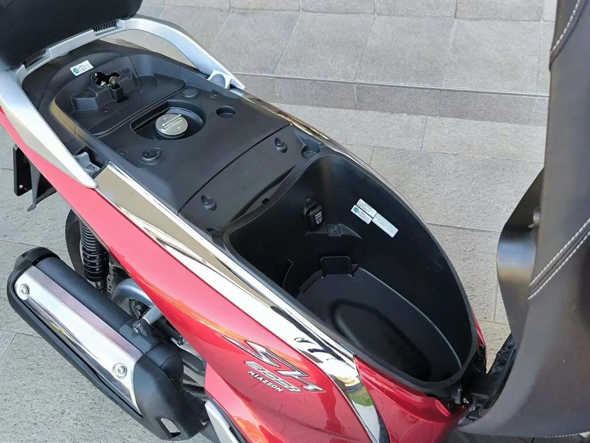 Honda SH 300 i ABS (2016 - 20) (11)