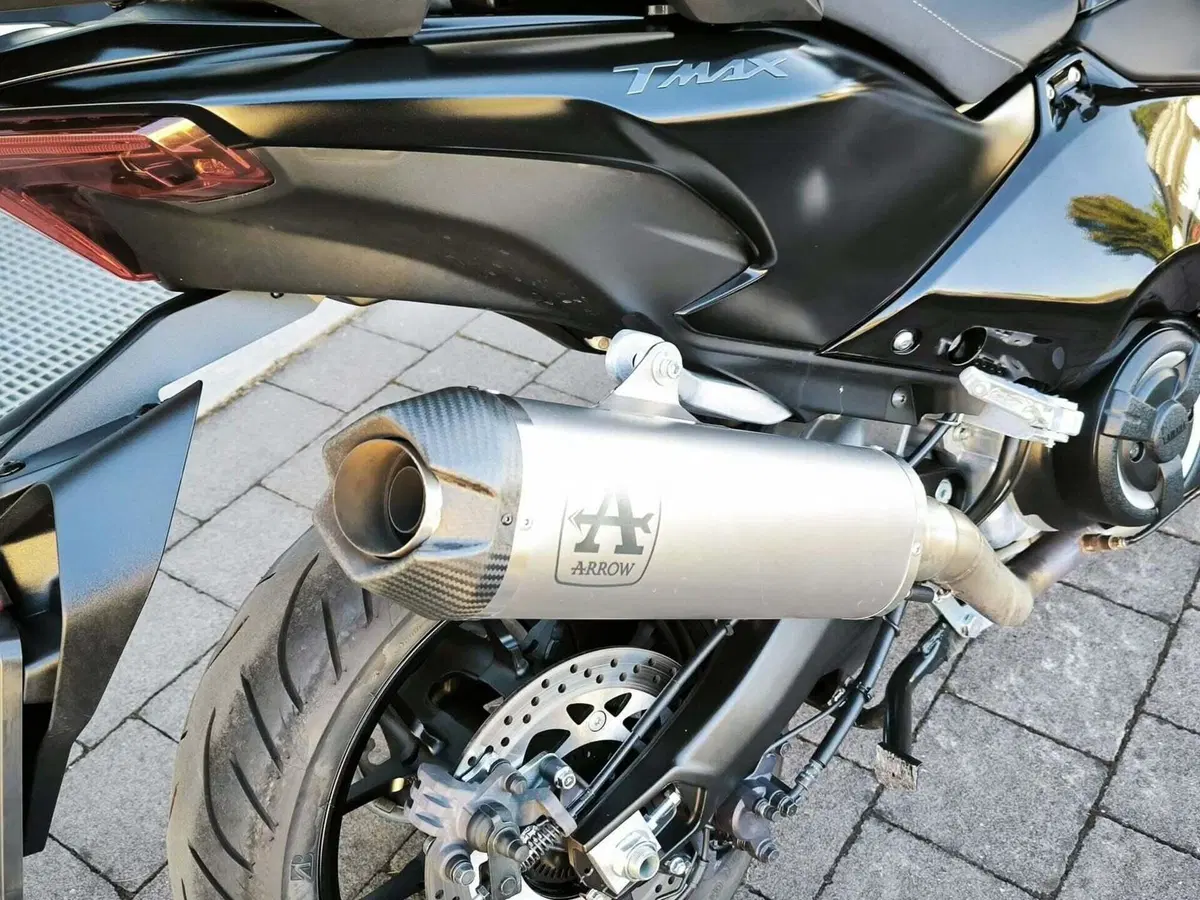 Yamaha T-Max 560 Tech Max (2025 - 26) (14)