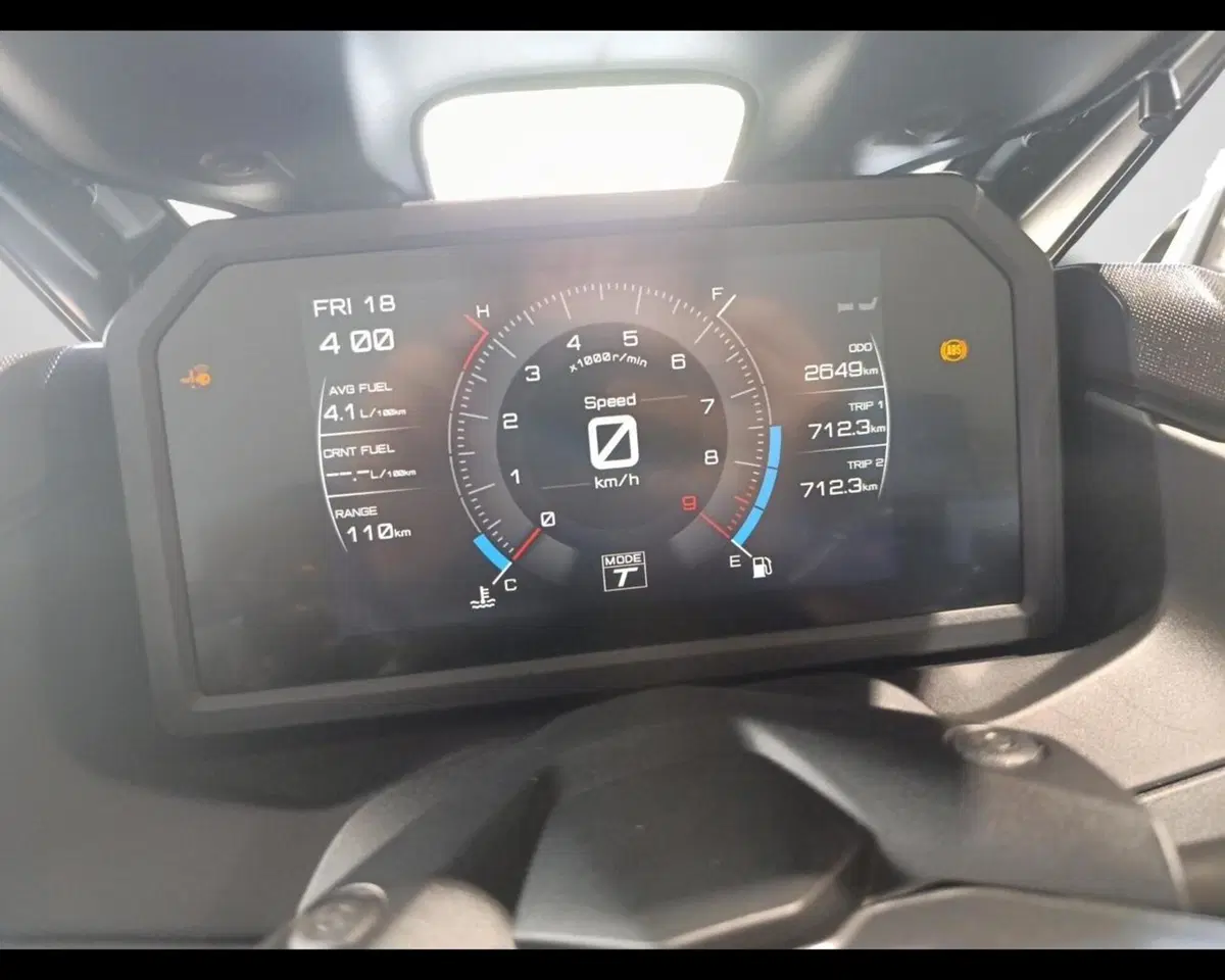 Yamaha T-Max 560 Tech Max (2025 - 26) (8)