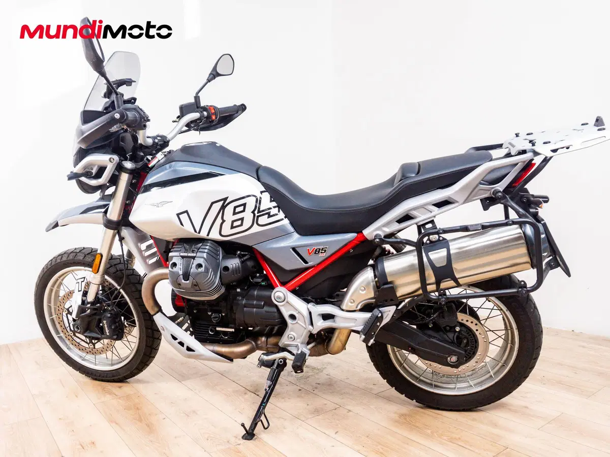 Moto Guzzi V85 TT (2024 - 26) (7)