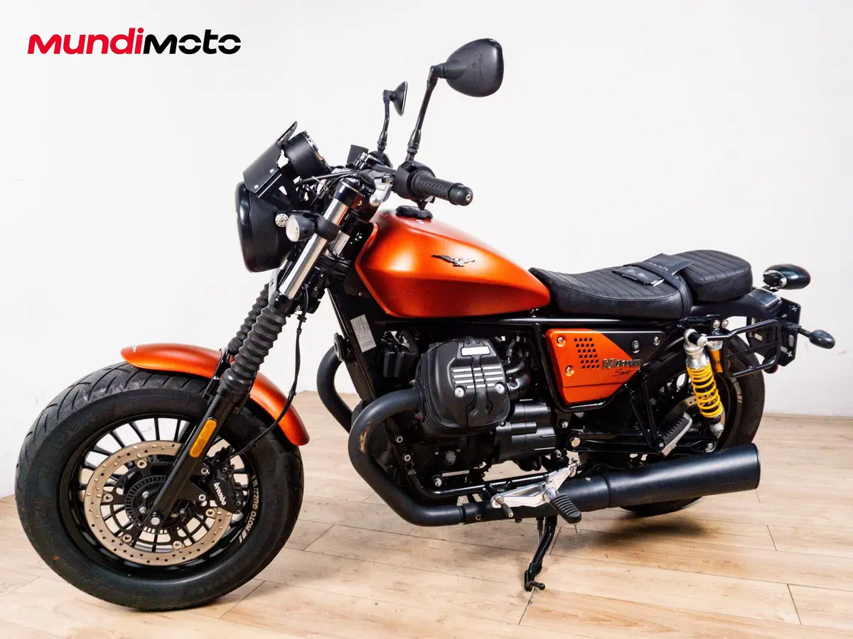 Moto Guzzi V9 Bobber Sport (2019 - 20) (8)