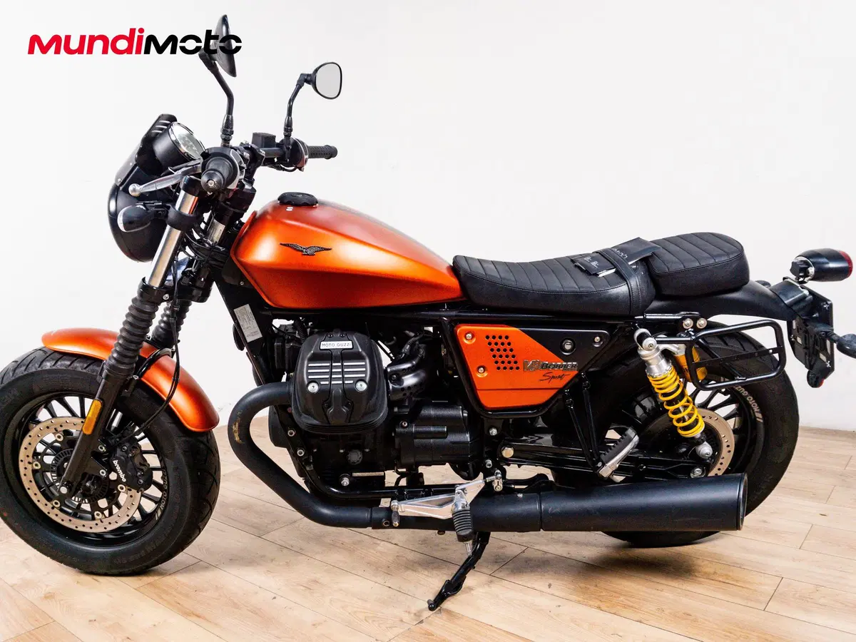 Moto Guzzi V9 Bobber Sport (2019 - 20) (6)