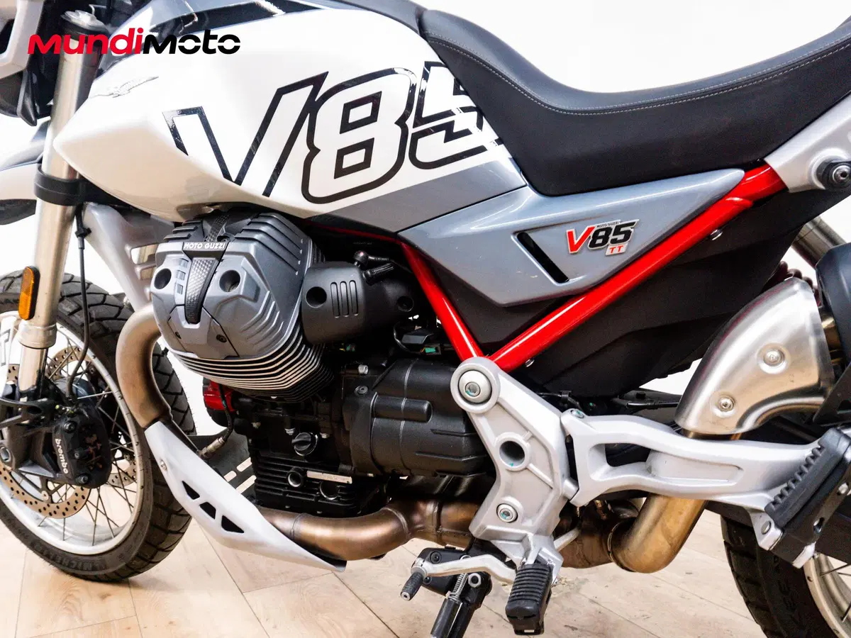 Moto Guzzi V85 TT (2024 - 26) (10)