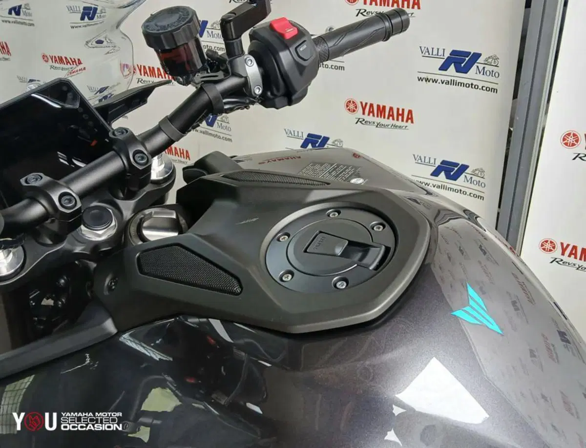 Yamaha MT-09 Y-AMT (2024 - 26) (3)