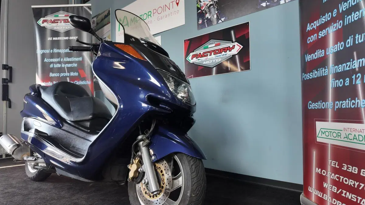 Yamaha Majesty 250 (1999 - 06) (2)