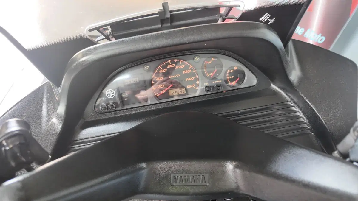 Yamaha Majesty 250 (1999 - 06) (8)