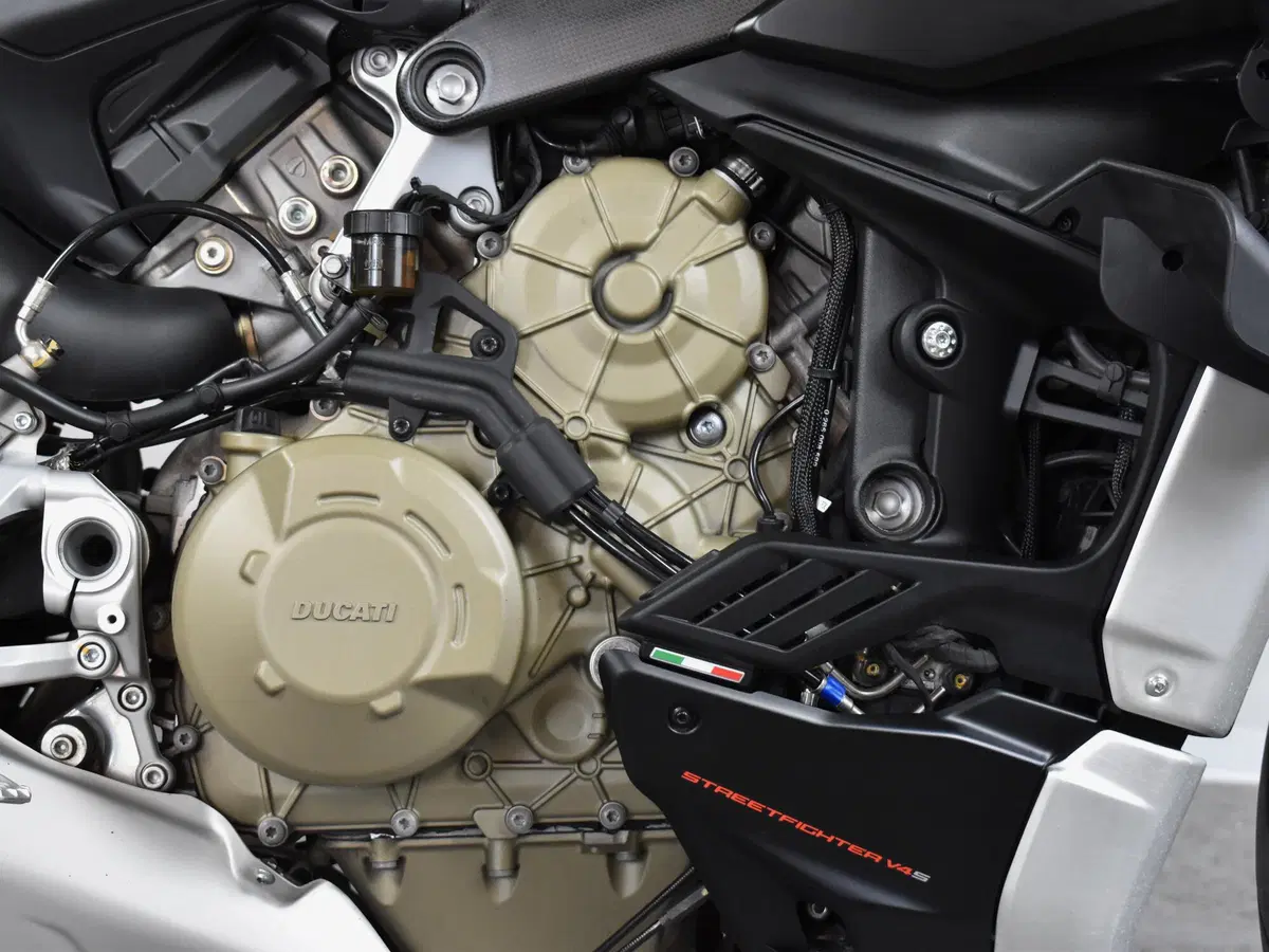Ducati Streetfighter V4 1100 S (2021 - 22) (15)