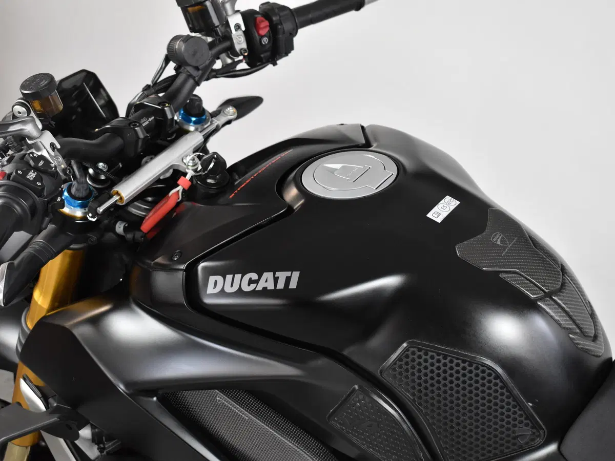 Ducati Streetfighter V4 1100 S (2021 - 22) (18)