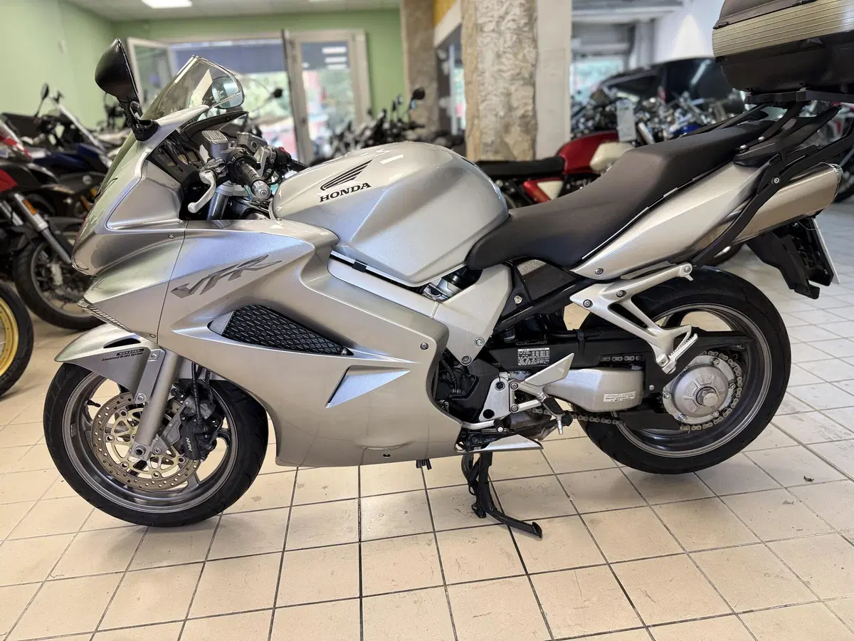 Honda VFR 800 (2006 - 13) (2)