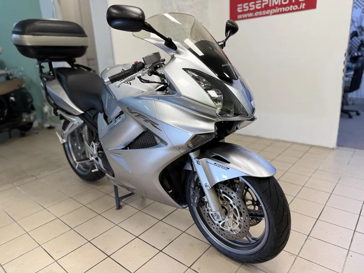 Honda VFR 800 (2006 - 13) (3)